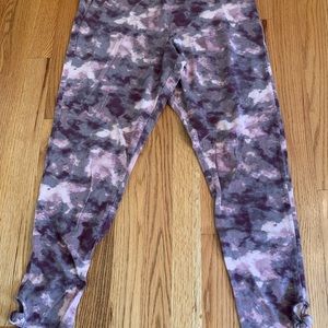 Woman’s Old Navy Leggings size Large